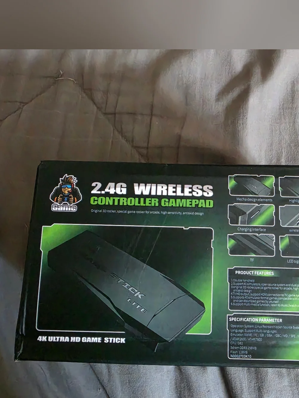 2.4G Wireless HDMI Game Stick with Black Wireless Controller